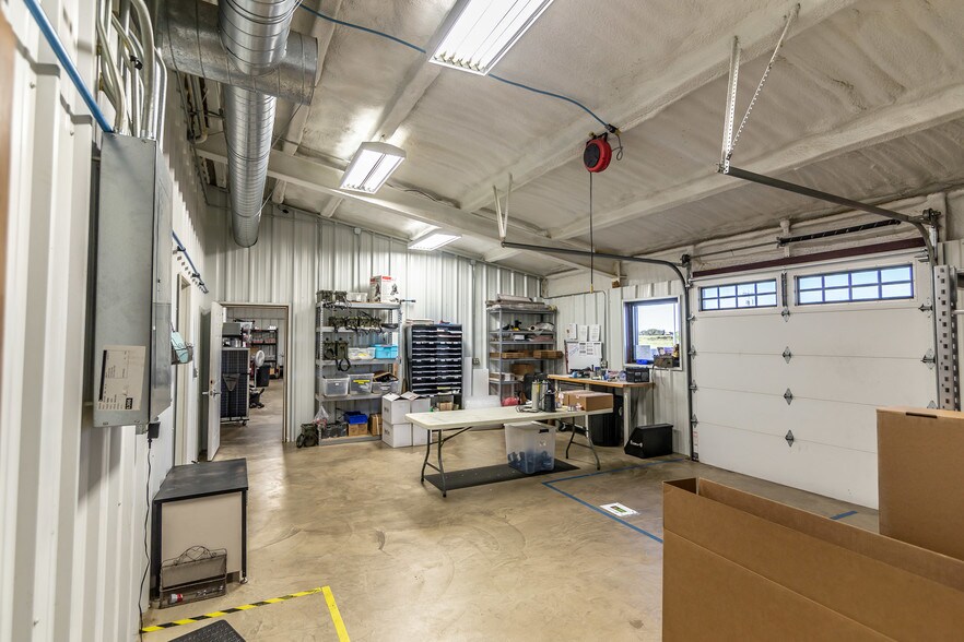 More Photos Of 1520 E Eagle Rd, Weatherford Light Manufacturing For Sale