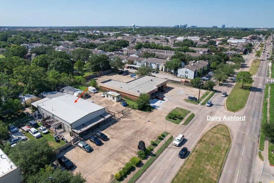 More Photos Of 2920 Dairy Ashford Rd, Houston Showroom For Sale