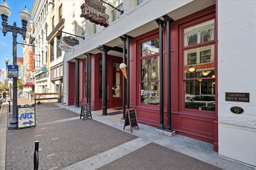 More Photos Of 418 S Gay St, Knoxville Office Residential For Lease