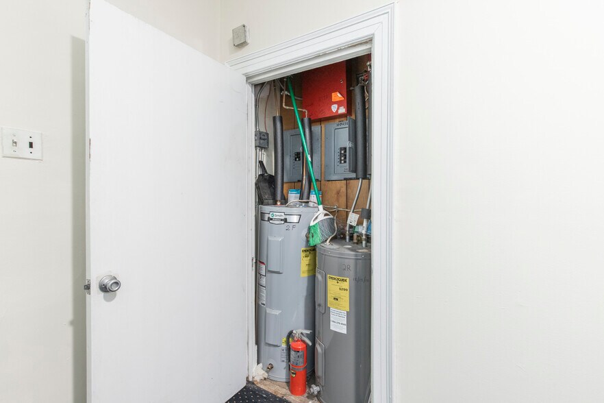 More Photos Of 632-634 N 2nd St, Philadelphia Apartments For Sale