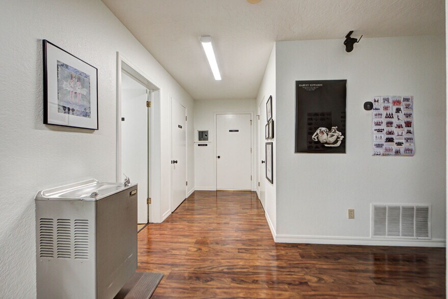 More Photos Of 2433 Wilcox Dr, Norman Freestanding For Lease
