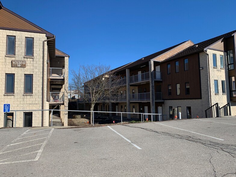 More Photos Of 101 N Meadows Dr, Wexford Office For Lease