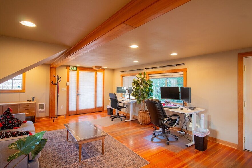 More Photos Of 120 N Line St, Moscow Office For Sale