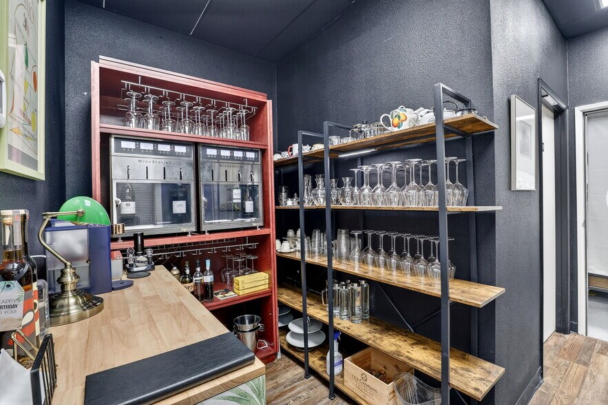 More Photos Of 155 SE 2nd Ave, Hillsboro Storefront Retail Office For Sale