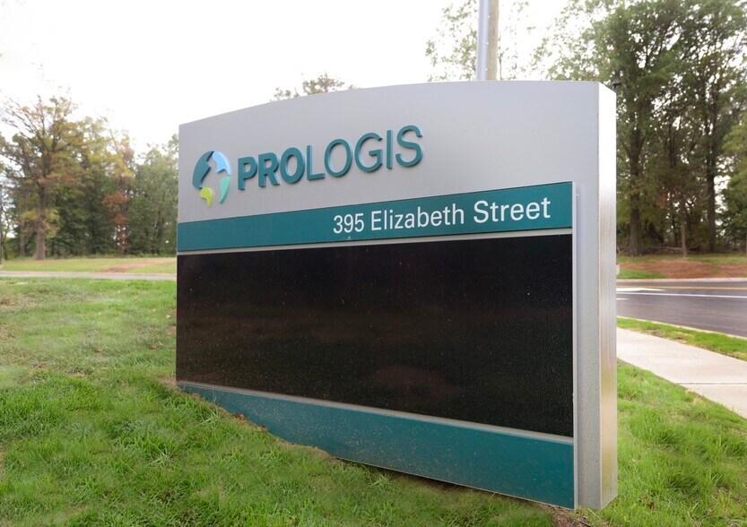 More Photos Of 395 Elizabeth Ave, Somerset Distribution For Lease