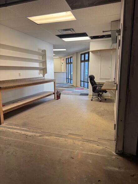 More Photos Of 8 Van Tassell Ct, Norwalk Flex For Lease