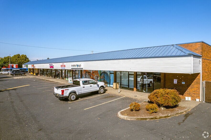 More Photos Of 8201 SE Powell Blvd, Portland General Retail For Sale