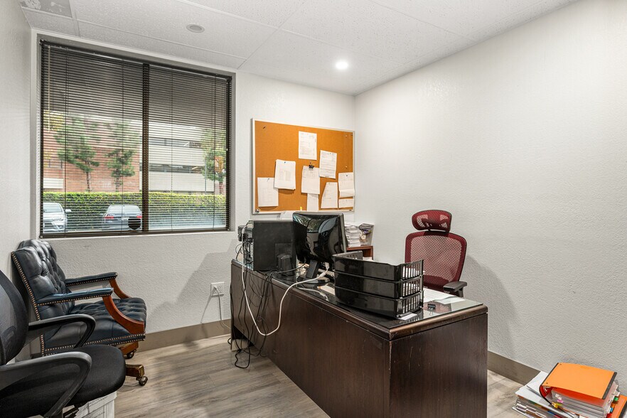 More Photos Of 2107 N Broadway, Santa Ana Loft Creative Space For Sale