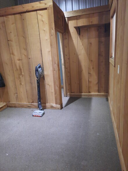 More Photos Of 1124 E Houston Ave, Crockett Freestanding For Sale