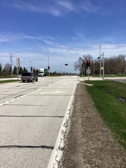 More Photos Of 2525 Oakwood Rd, Oak Creek Schools For Sale