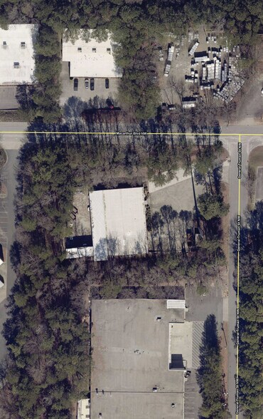 More Photos Of 1800 MacArthur Blvd NW, Atlanta Warehouse For Lease