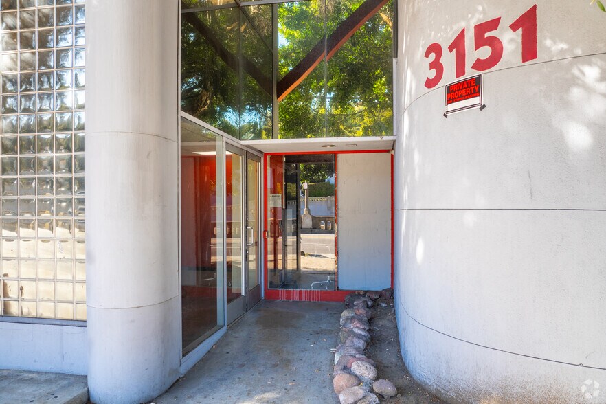 More Photos Of 3151 Cahuenga Blvd W, Los Angeles Office For Lease
