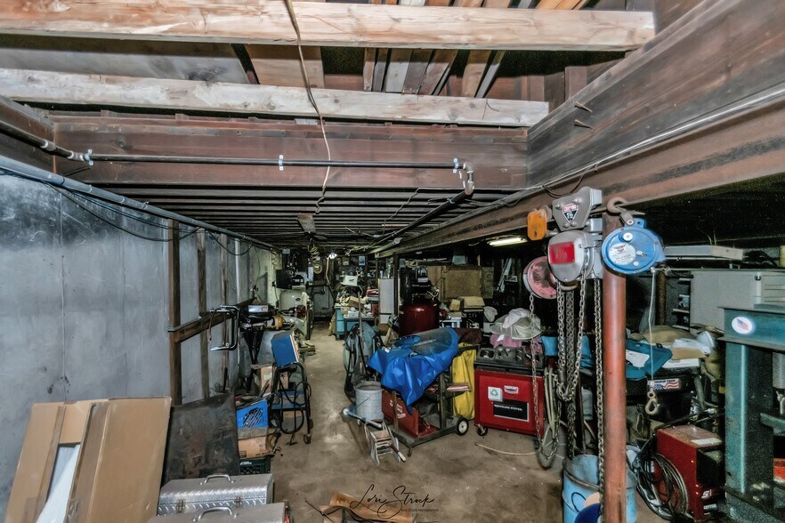 More Photos Of 300 Railroad Ave, Wheeler Auto Repair For Sale