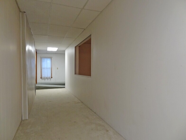 More Photos Of 93 Maple Ave, Morgantown Office For Sale