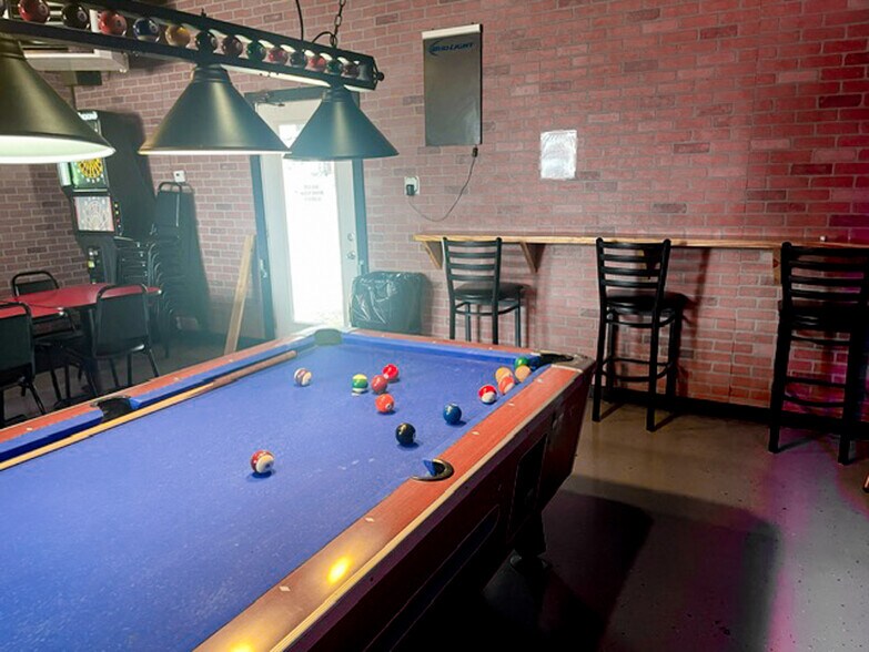 More Photos Of 1112 Madison St, South Roxana Restaurant For Sale