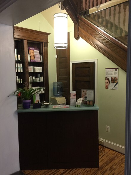 More Photos Of 1608 20th St NW, Washington Storefront Retail Office For Lease