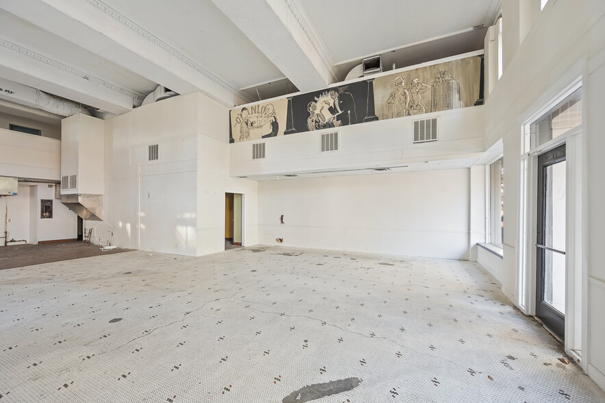 More Photos Of 101 W 4th St, Winston-Salem Office For Lease