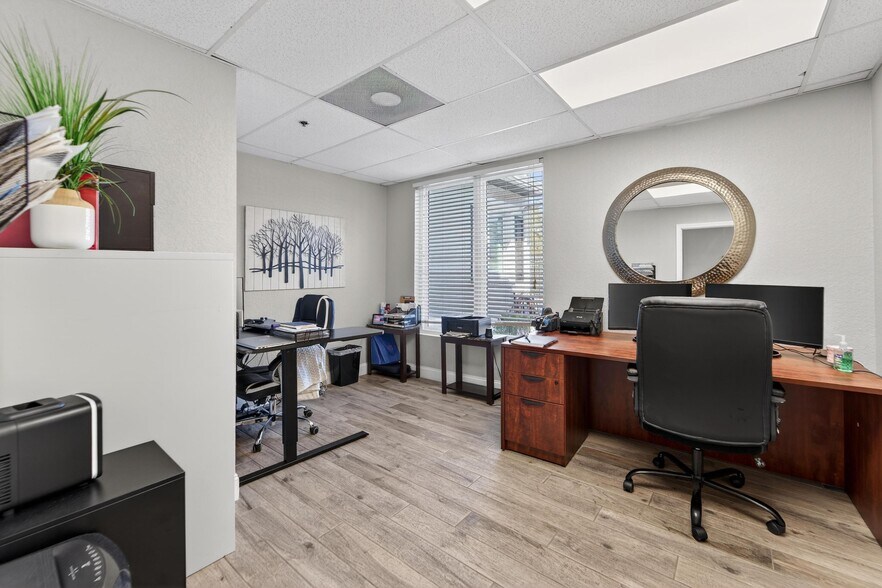 More Photos Of 3411 N 29th St, Tampa Office For Sale