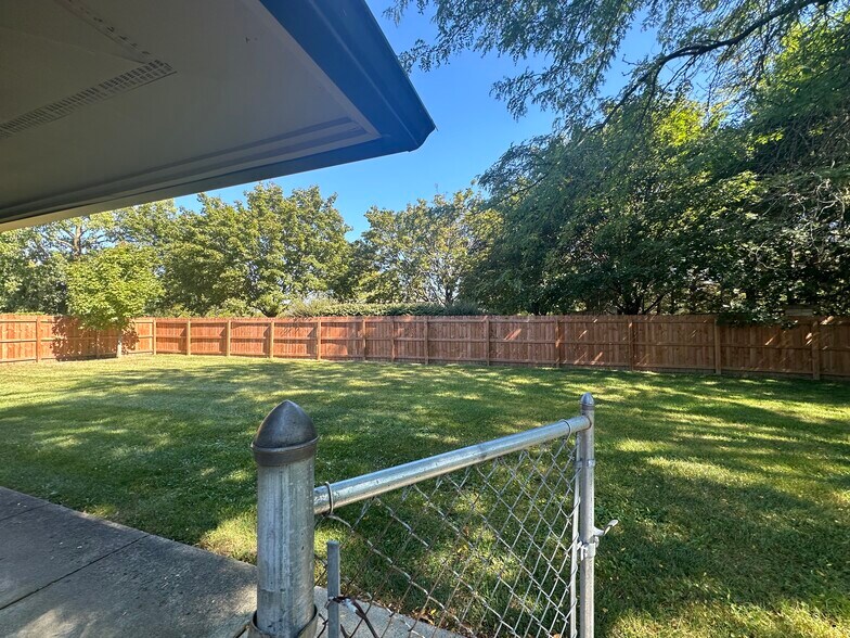 More Photos Of 6036 Tara Hill Dr, Dublin Daycare Center For Lease