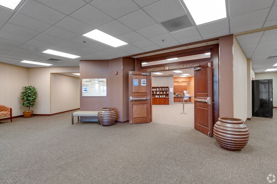 More Photos Of 60101 Bodnar Blvd, Mishawaka Medical For Lease