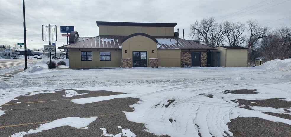 More Photos Of 2003 Broadway Ave, Yankton Fast Food For Sale