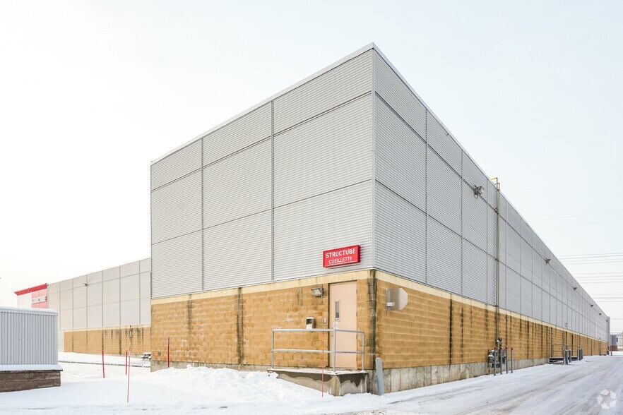 More Photos Of 5600 Boul des Gradins, Québec Unknown For Lease