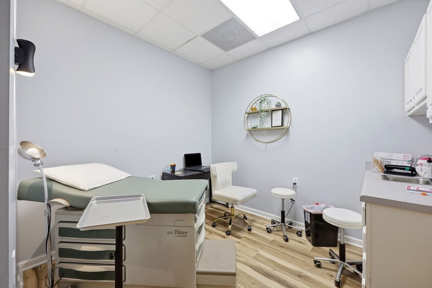 More Photos Of 502 McKnight Dr, Knightdale Medical For Sale