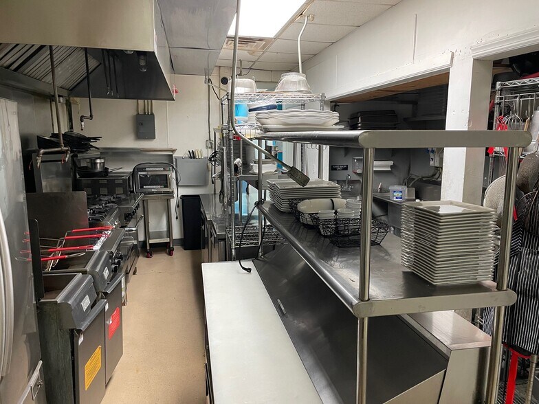 More Photos Of 13 Elm St, Westfield Restaurant For Lease