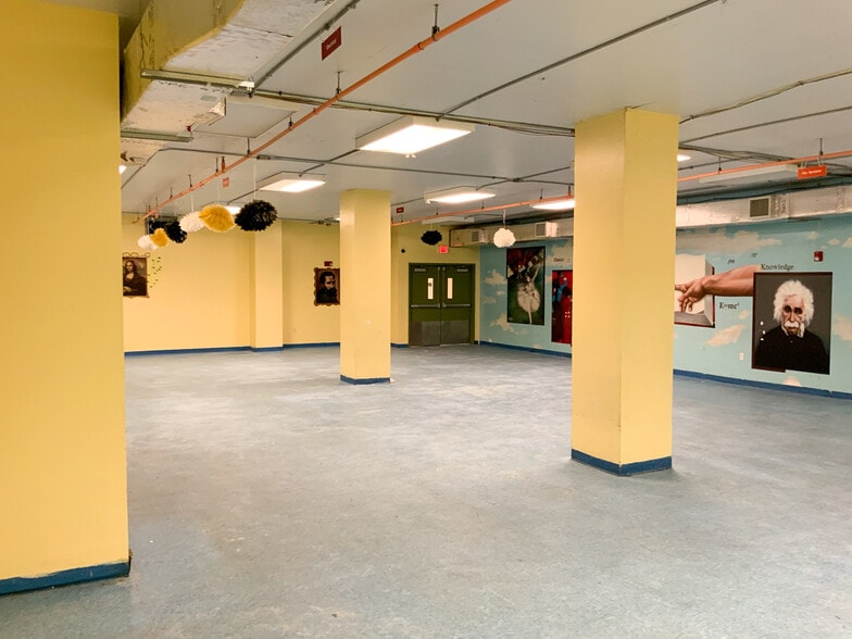 More Photos Of 1720 Harrison St, Hollywood Office Residential For Sale