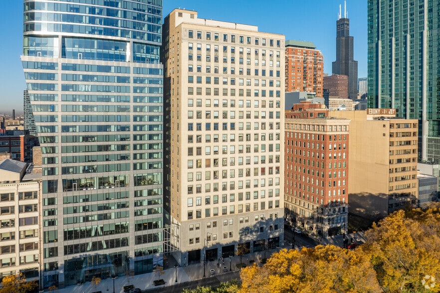 More Photos Of 900-910 S Michigan Ave, Chicago Apartments For Lease