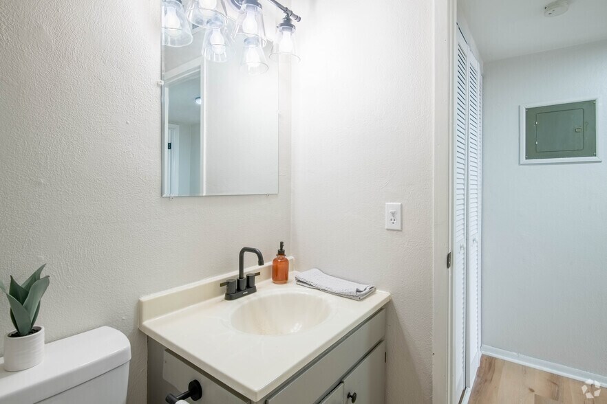 More Photos Of 4406 N Division St, Davenport Apartments For Sale
