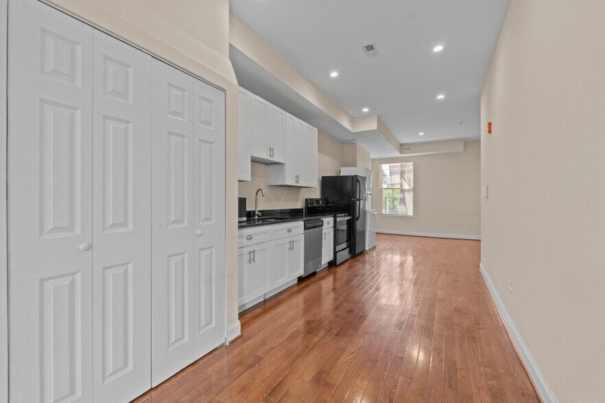More Photos Of 2740 Saint Paul St, Baltimore Apartments For Sale