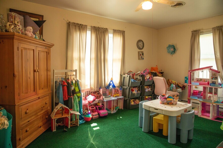 More Photos Of 719 S DuPont Blvd, Milford Flex For Sale