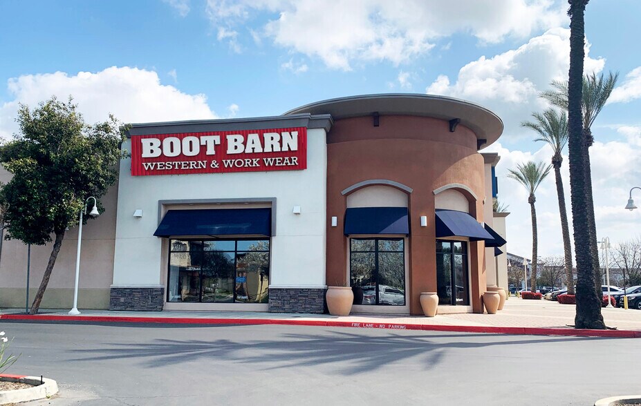 More Photos Of 4016-4022 S Mooney Blvd, Visalia Freestanding For Sale