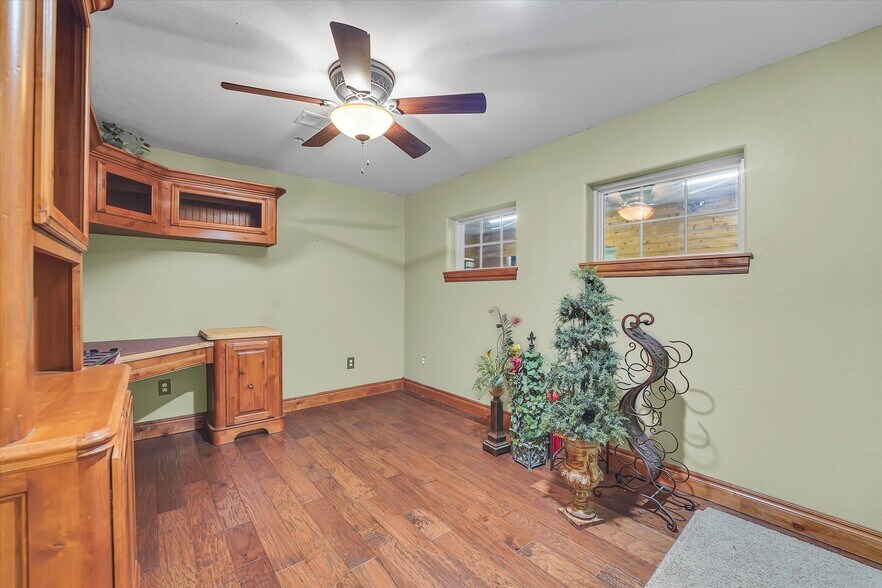 More Photos Of Highway 58, Medicine Park Supermarket For Sale