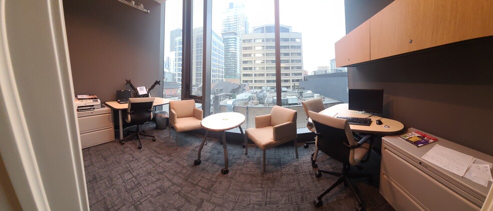 More Photos Of 15 Wellesley St W, Toronto Office For Lease