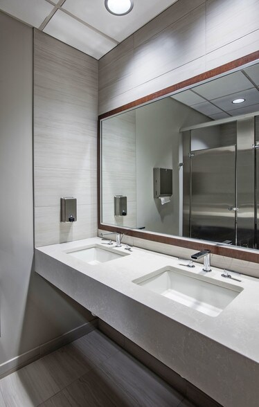 More Photos Of 3384 Peachtree Rd NE, Atlanta Loft Creative Space For Lease