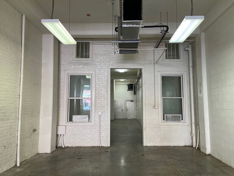 More Photos Of 1033 Maunakea St, Honolulu Storefront Retail Office For Lease