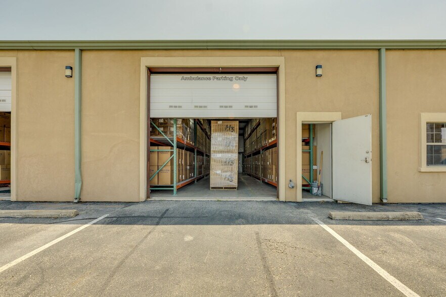 More Photos Of 14121 W US 290 Hwy, Austin Warehouse For Lease