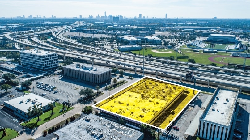 More Photos Of 10000 Northwest Fwy, Houston Showroom For Sale