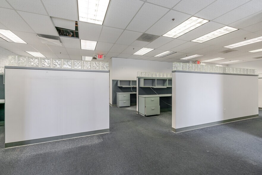 More Photos Of 700-710 W Wilson Ave, Glendale Office For Lease