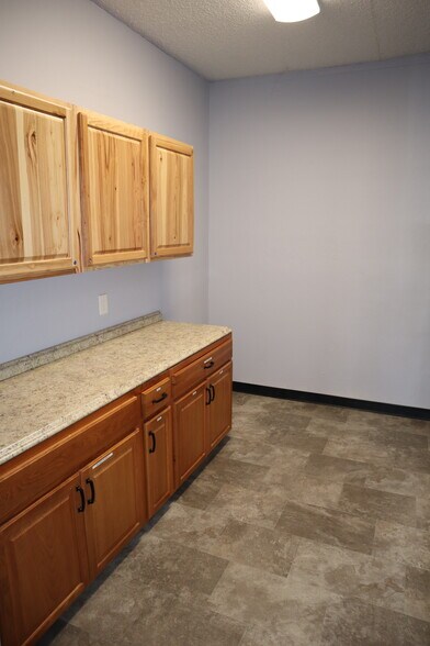 More Photos Of 2358-2368 Lincoln St, Oroville Office For Lease
