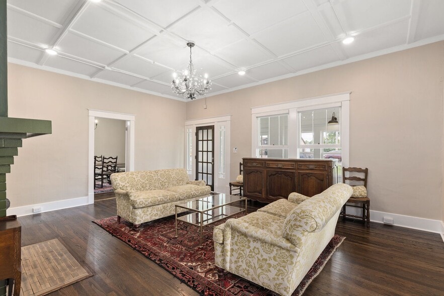 More Photos Of 157 Old Shackle Island Rd, Hendersonville Storefront Retail Office For Sale