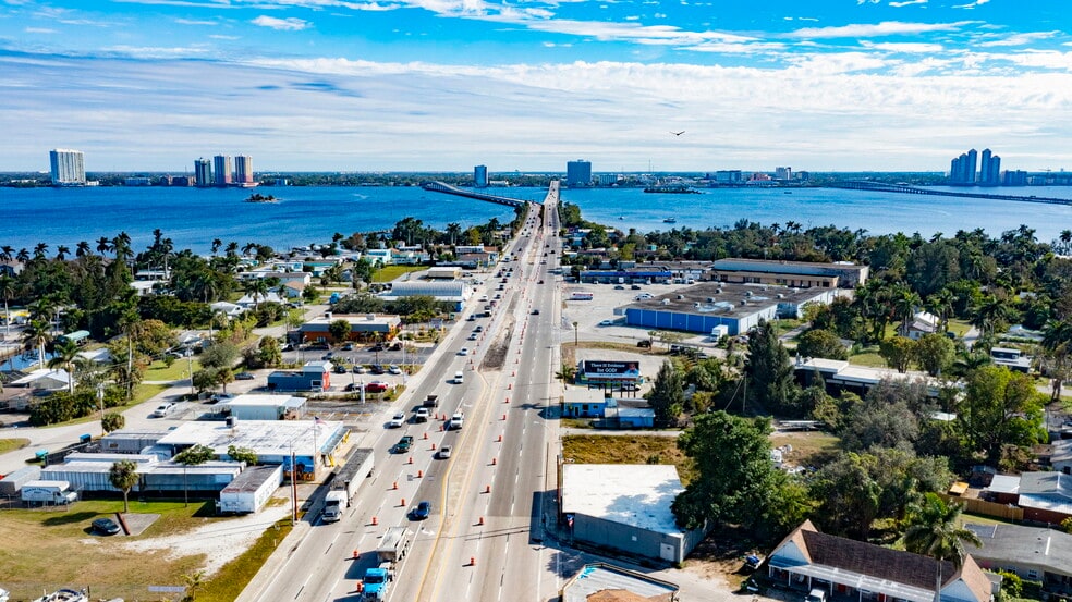 More Photos Of , North Fort Myers General Retail For Sale