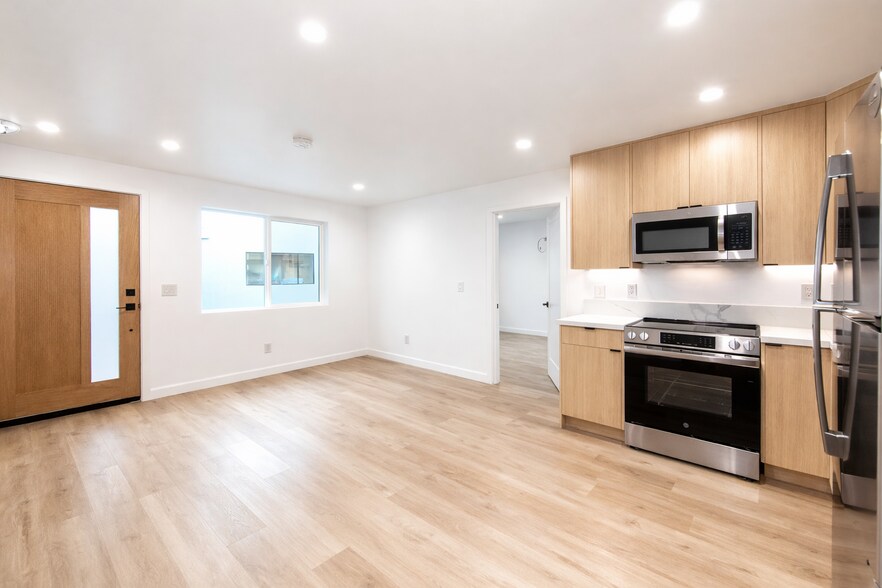More Photos Of 12527 Cranbrook Ave, Hawthorne Apartments For Sale