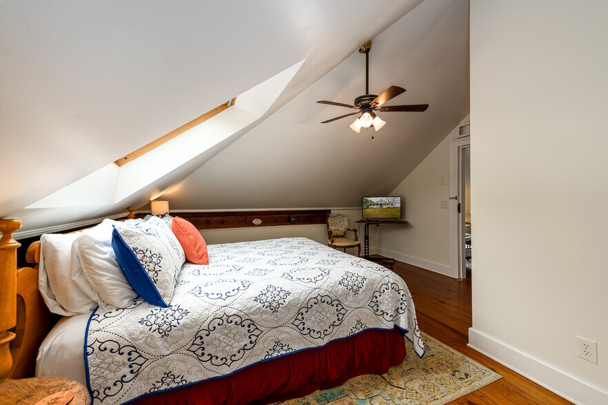 More Photos Of 1526 Highway 255 N, Sautee Nacoochee Hotel For Sale