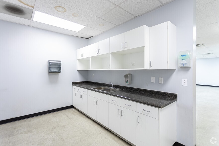 More Photos Of 225 E 900 S, Provo Manufacturing For Sale