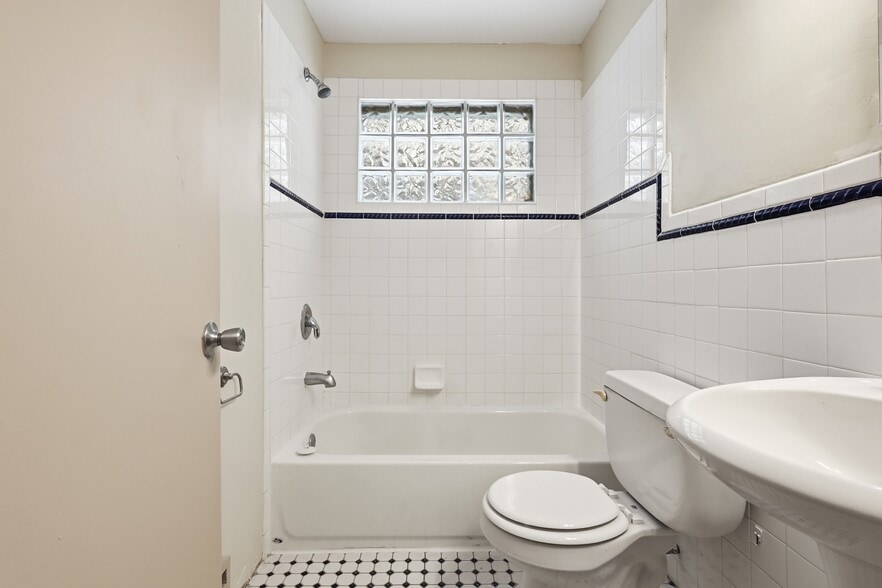 More Photos Of 149 Morton St E, Saint Paul Apartments For Sale
