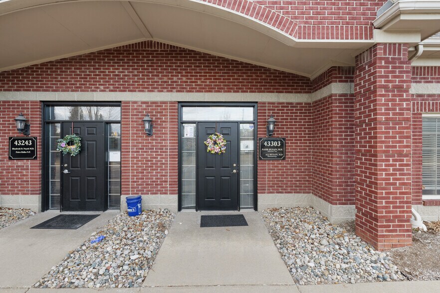 More Photos Of 43303 Schoenherr Rd, Sterling Heights Medical For Sale