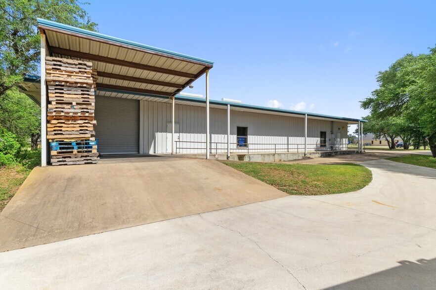 More Photos Of 101 John Kelly St, Burnet Industrial For Sale